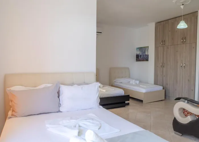 아파트 Andy Sarandë